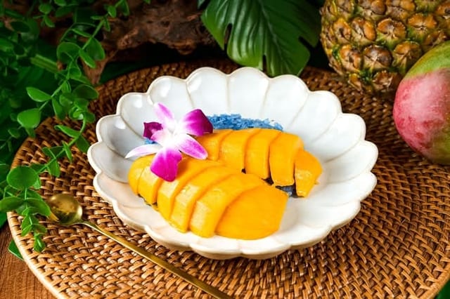 Mango sticky rice 10 serving.