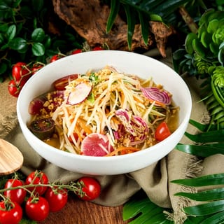 Green Papaya Salad (GF)(N) S 6 Serving